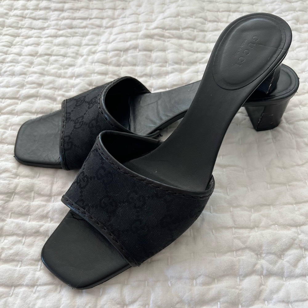 Vintage Gucci Logo Slides
